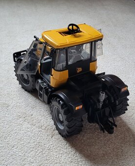 Bruder traktor JCB Fastrac - 5