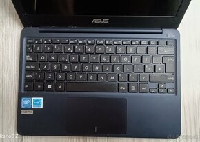 Asus e200 H - 5