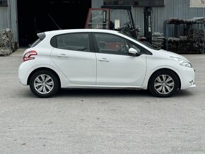 Peugeot 208. r.v. 2014,1398cm3,50kw, autom. prevodovka AT/5 - 5