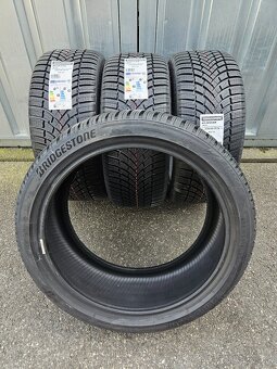 Zimní pneu Bridgestone 235/40 R19 - 5