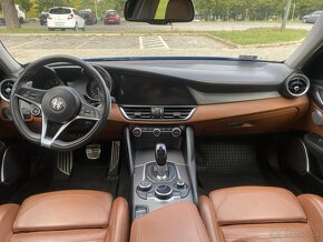 ALFA ROMEO GIULIA VELOCE 2.0 Q4 Automat - 5