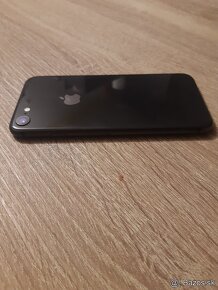 iPhone 8 / 256GB čierny pekný stav - 5