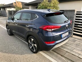 HYUNDAI TUCSON 2.0 CRDi 4x4 AUTOMAT - 5