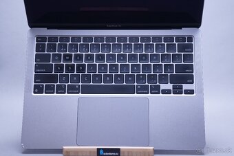 ZÁRUKA/Macbook Air 13.3"/M1(7 CORE) /8GB RAM/256GB SSD/CZ - 5