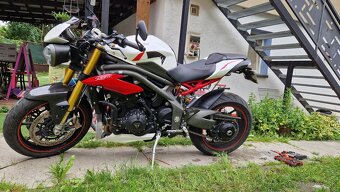 Triumph speed triple R 1050 - 5