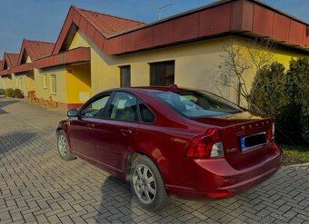 Volvo S40 2.0D 100kw R.v. 2010 Koupeno v ČR 1. Majitel - 5