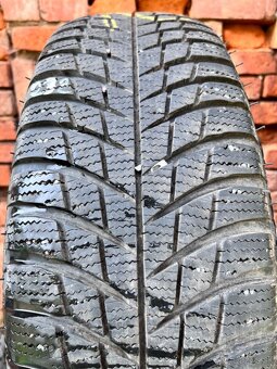 2ks. 215/65 R17 zimní pneu - jak nove - 5