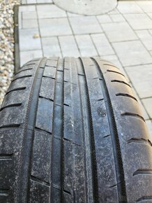 Nokian 225/40 R18 - 5