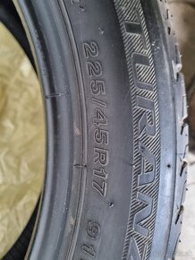 225/45R17 - 5