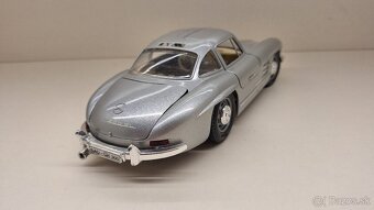 1:18 MERCEDES-BENZ 300SL, 1 - 5