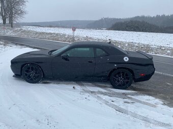 Dodge Challenger 5.7 Hemi Super Track Pack - 5