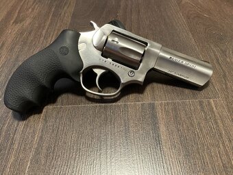 Ruger SP101 3”+ prislusenstvo - 5