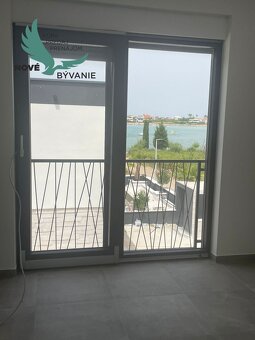 Apartmán s bazénom na strešnej terase a krásnym výhľadom na  - 5