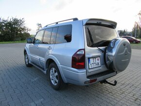 Mitsubishi Pajero Wagon - 5