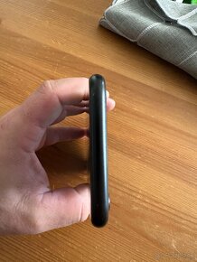 Predám IPhone SE Black 128GB - 5