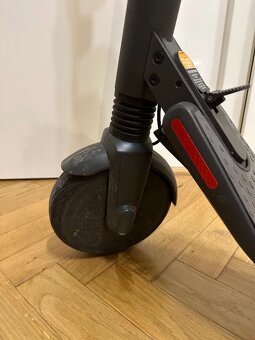 Kolobezka Ninebot by Segway KickScooter ES2 (Dark Grey) - 5