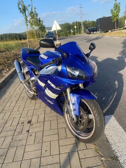 Yamaha R1 - 5