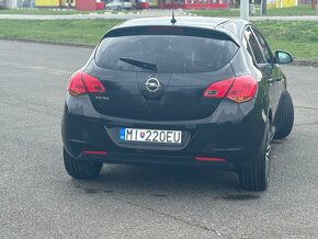 Predám Opel astra J 1.4 benzín - 5