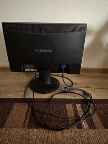 monitor  Samsung  22” - 5