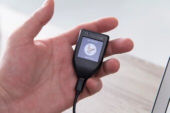 Trezor Model T - 5