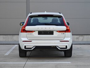 Volvo XC60 B5 R-Design AWD Benzín 2022 - 5