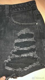 dámske čierne riflové šortky veľkosť 6/S - 5
