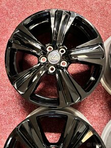 5x114,3 R18 LEXUS UX originál alu disky - ET 45 - 5