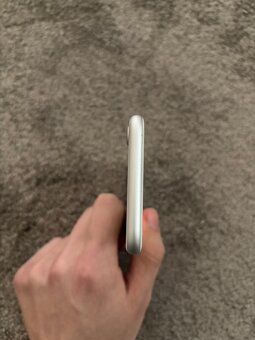 iPhone 8 64GB sivý - 5