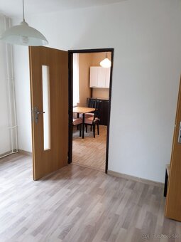 ⌂ PRENÁJOM 3 izb. byt s balkónom v Handlovej na ulici ČSA - 5