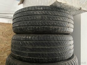 205/55R17 Michelin - 5