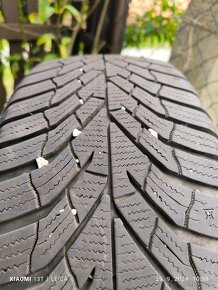 Kumho WP52 215/55/17 - 5