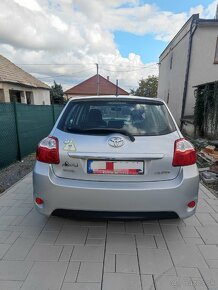 Toyota Auris 1.33 2011 benzín - 5