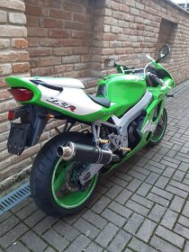 Kawasaki ZX 7R Ninja - 5