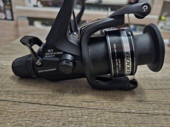 Predám 2x navijak Shimano Baitrunner ST 6000 RB - 5