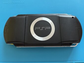 PSP 1000 (FAT) čierne s bielymi tlačidlami - 5