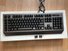 Dell Alienware Pro Gaming Keyboard (model AW768) - 5