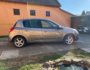 Renault Clio 1.2i - 5