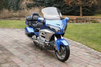 Honda Goldwing  GL1800 - 5