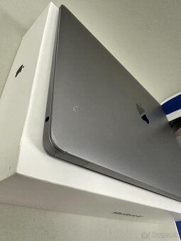 Apple MacBook  Air M1 8/256GB Space Gry - 5