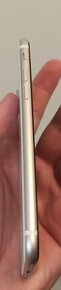 iPhone SE 2020 64 v TOP stave - 5