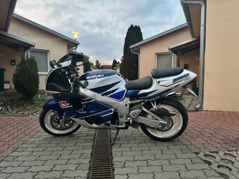 Suzuki GSXR 750 SRAD - 5