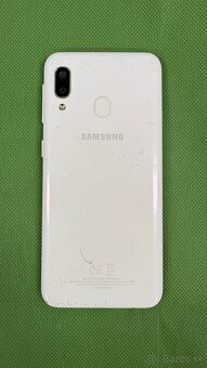 samsung galaxy a20e biely - 5