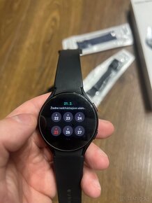 Samsung galaxy Watch 5.   44mm - 5