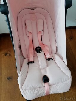 Peach pink cybex coya pre dievčatko - 5