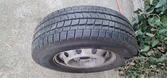 Predám 215/70 R15C 109/107R zimné 4 kusy - 5