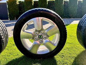 Komplet letnú sadu alu Škoda Scout 5x112 225/50 R17. - 5