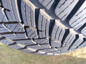 215/55 r17 zimne pneumatiky - 5