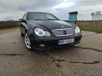 Mercedes Benz Sport Coupe 200 - 5