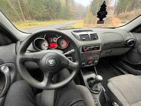 Alfa Romeo 147 1,9 JTD - 5