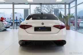 Alfa Romeo Giulia 2.0 GME Veloce AWD AT - 5